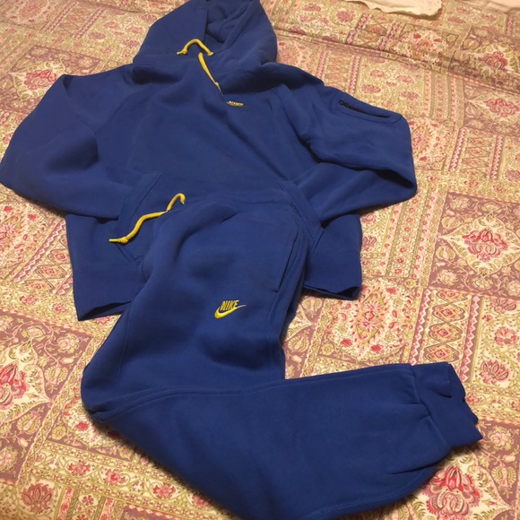 nike blue jogging suit